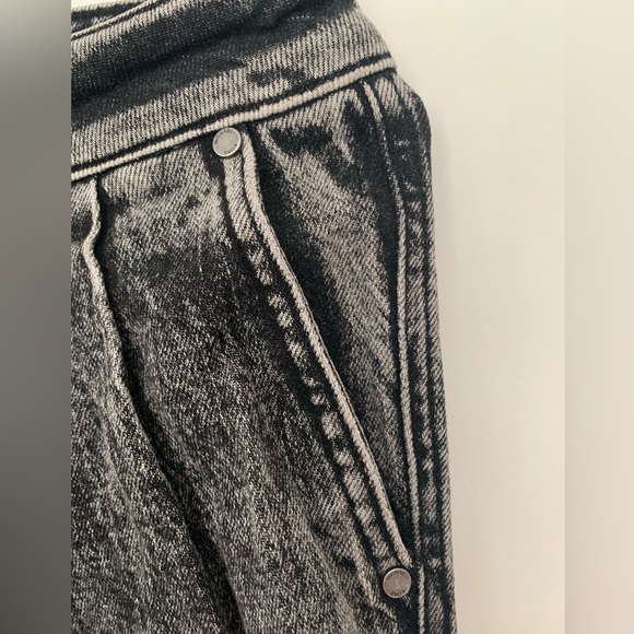 Michael Kors black/grey mom fit jeans size 4 - Picture 4 of 10